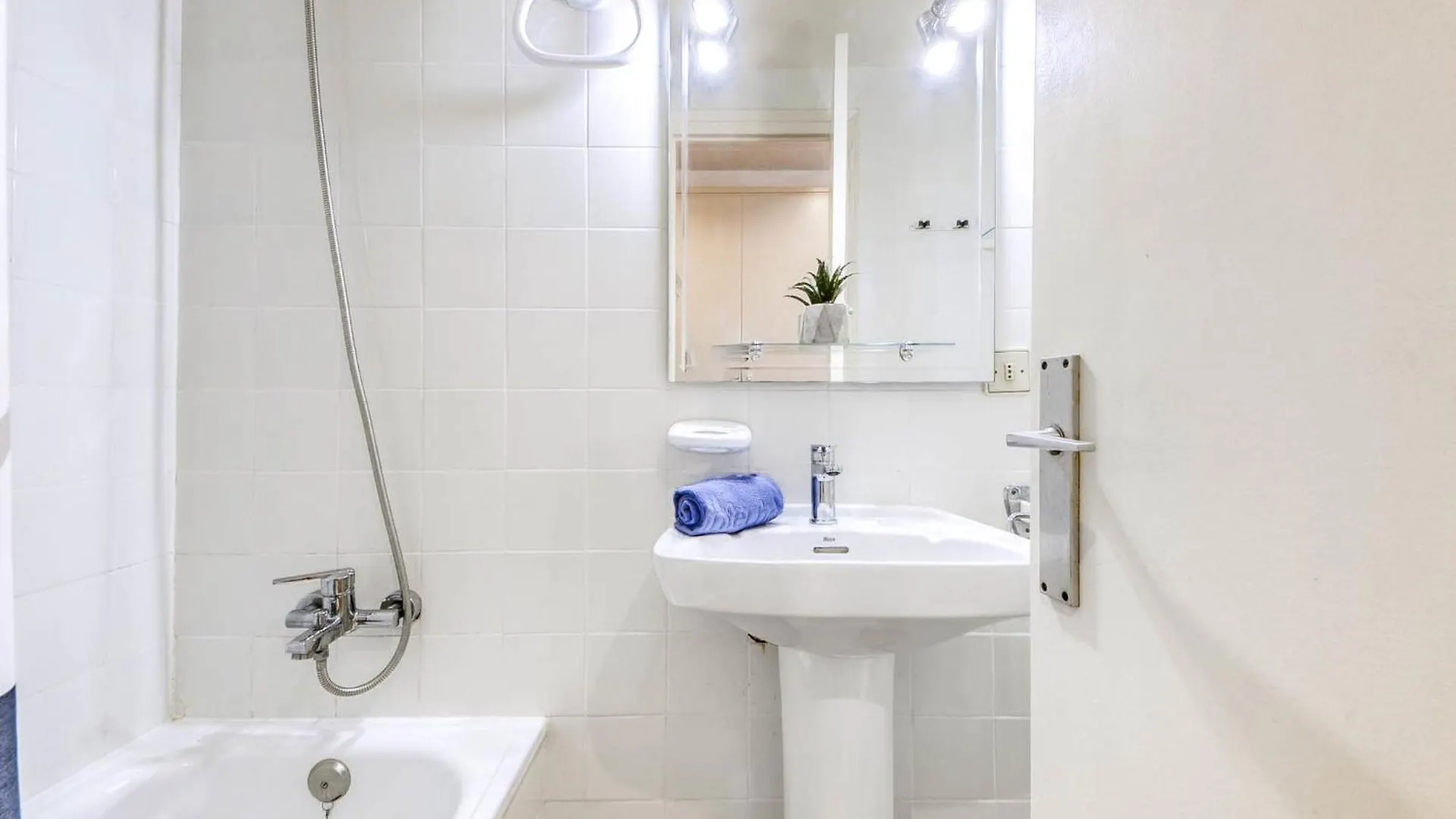 Apartment Mismar-6 By Interhome Roses Spain